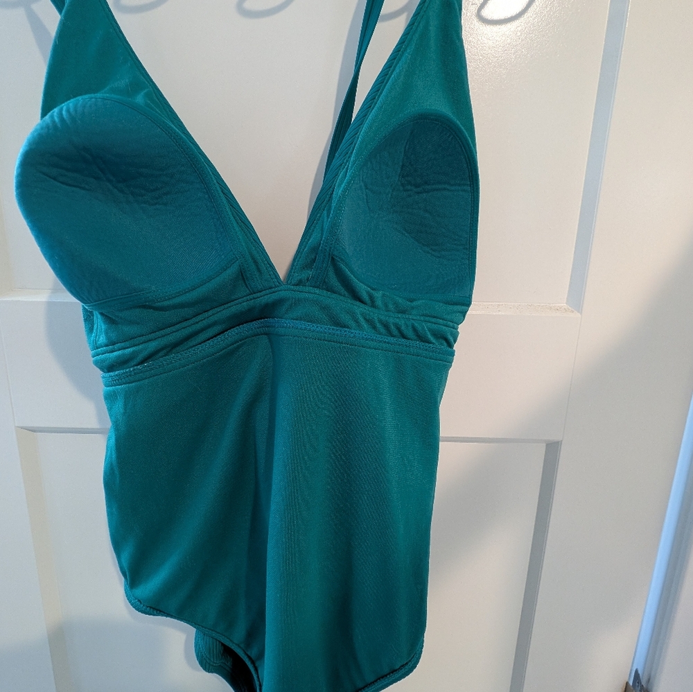 Time & Tru Woman's Ribbed One Piece Plunge Adjustable Halter Swimsuit, XL - Picture 9 of 13